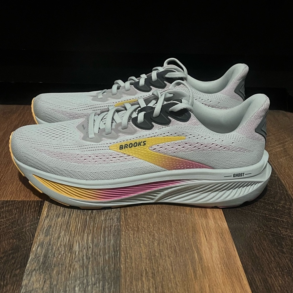 SUPER EUC!! 9 WIDE* Women’s GHOST 17 Brooks Running Shoes Size 9 WIDE* - Picture 2 of 14